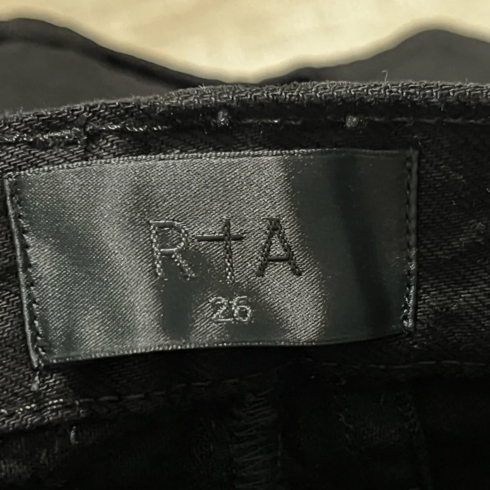 RtA Jami boyfriend fit baggy women’s shorts black denim size‎ 26 made in USA